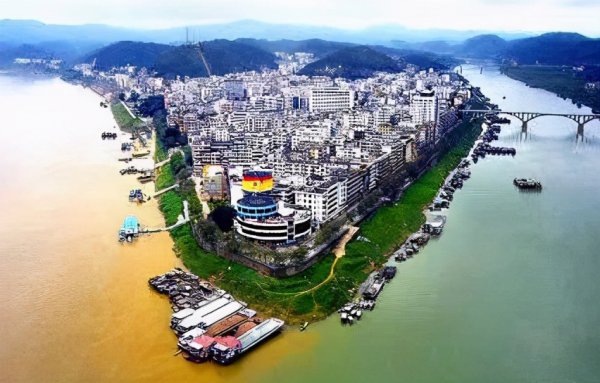 广东广西以什么为界划分而得名