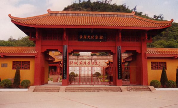 堵枪眼的是哪个英雄