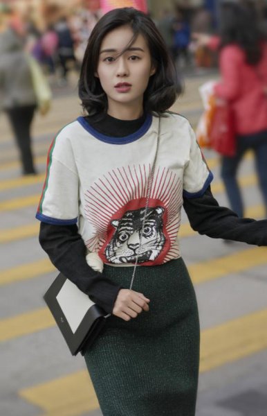 颜末的扮演者是哪个演员