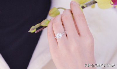 结婚戒指戴哪个手哪只手指 结婚的女人戒指应该戴哪只手
