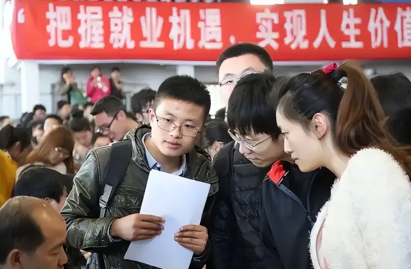 部队文职工资标准多少