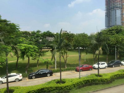 女生进什么厂工作轻松 女孩子去厂里面上班工资怎么样