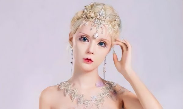 芭比迪丽拉原来的样子素颜