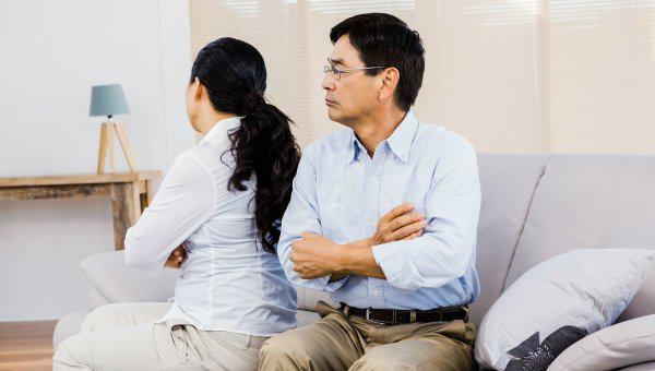 男人拖着你不离婚也不理你