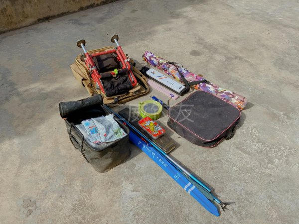 钓箱钓椅哪个实用性好些