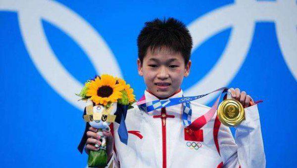 伏明霞个人资料简介