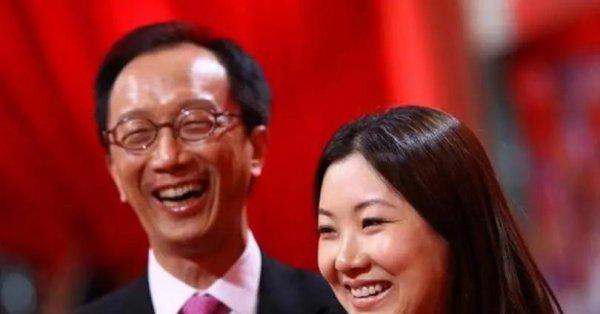 伏明霞个人资料简介