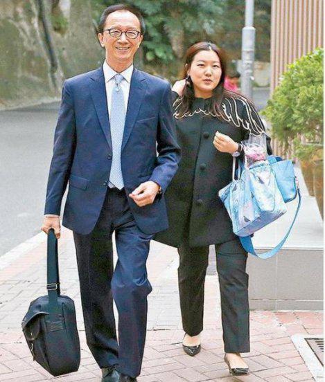 伏明霞个人资料简介