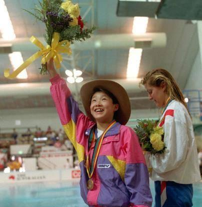 伏明霞个人资料简介