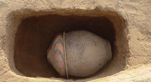 人面鱼纹彩陶盆属于什么文化