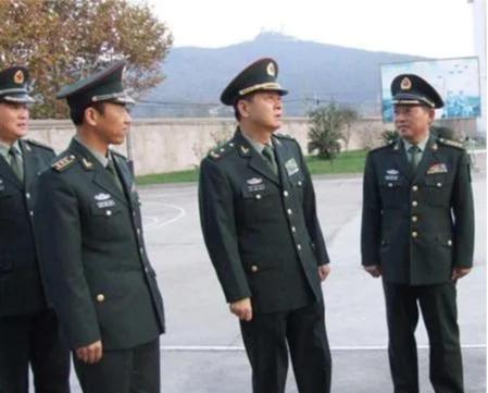 一个少将相当于一个什么官