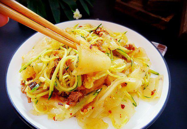 做东北拉皮的原料是什么