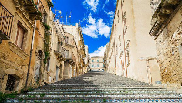 西西里岛是哪个国家的的城市