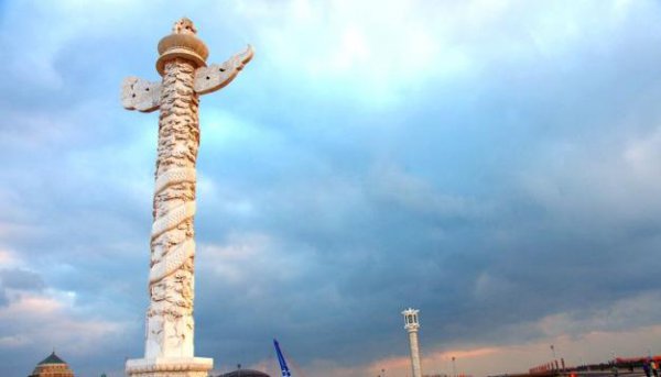 天安城门旁边的柱子叫什么