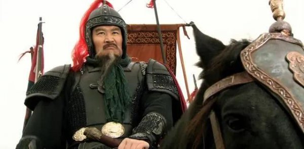 水浒传双鞭呼延灼绰号由来