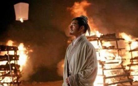 诸葛亮借东风的主要内容