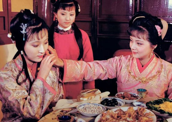 红楼梦薛宝钗性格特点