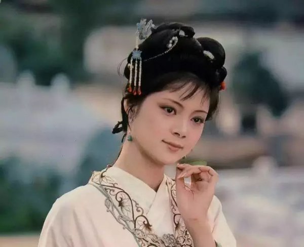 红楼梦薛宝钗性格特点