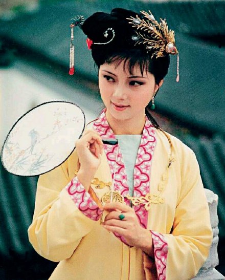 红楼梦薛宝钗性格特点