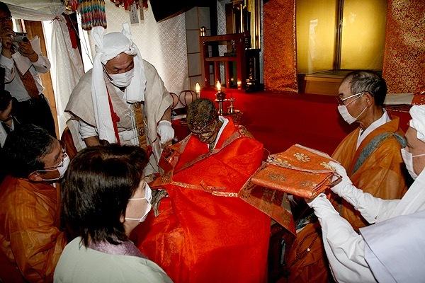 活人木乃伊有多痛苦