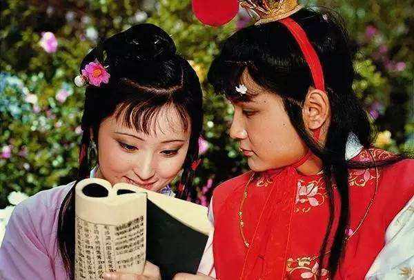 黛玉葬花是第几回