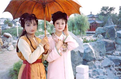 薛宝钗的丫鬟叫什么名字