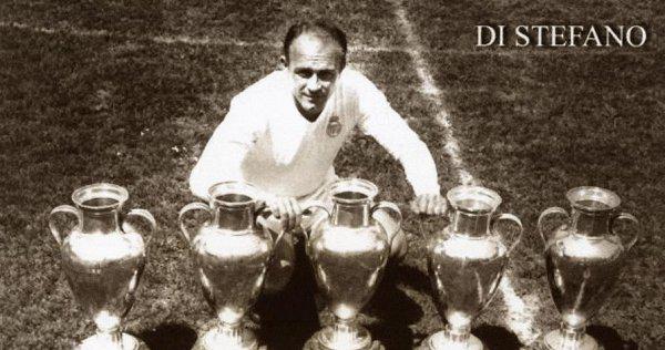 世界足球巨星排名前十名