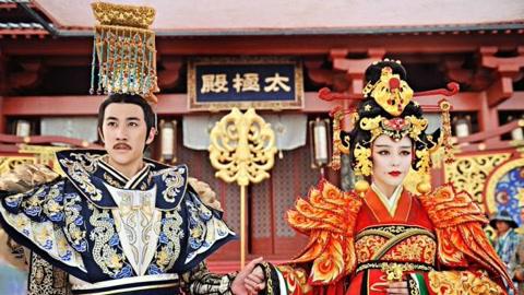 武则天多大年龄登上皇位的