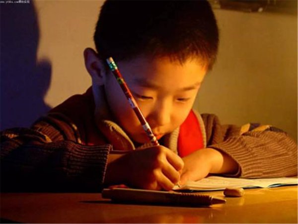 填鸭式教育是什么意思