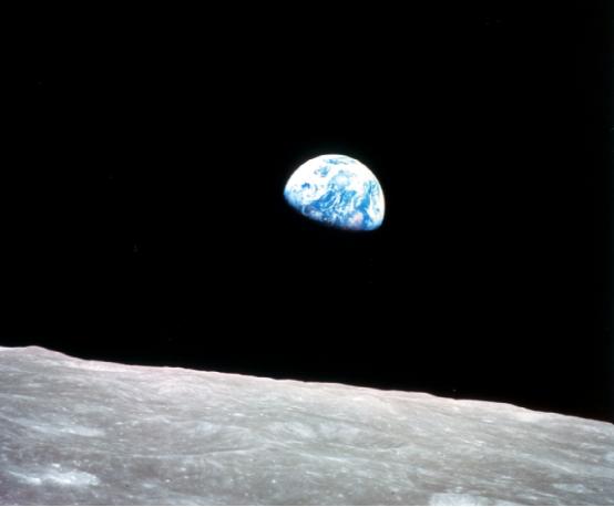 月球离地球有多少公里