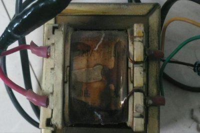 电视机开机后显示一下就黑屏 电视机开机就黑屏什么原因