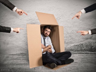 性格懦弱的男人有哪些表现 内心懦弱的男人的几大特征