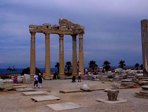 摩索拉斯陵墓简介