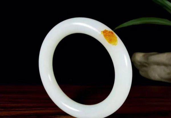 和田白玉和羊脂玉区别图片