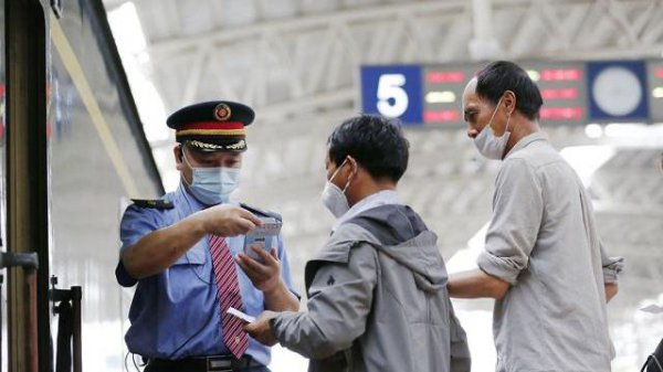 学生票可以直接刷身份证进站吗