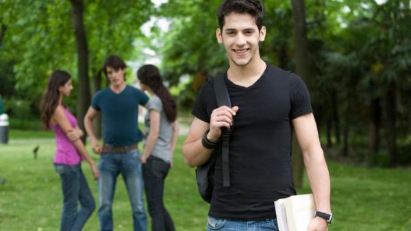 学生票可以直接刷身份证进站吗