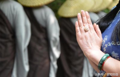 双手合十是什么意思 佛教双手合十的手势代表的含义