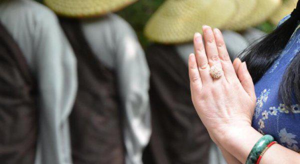 双手合十是什么意思