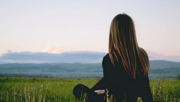 内心空虚的人什么表现