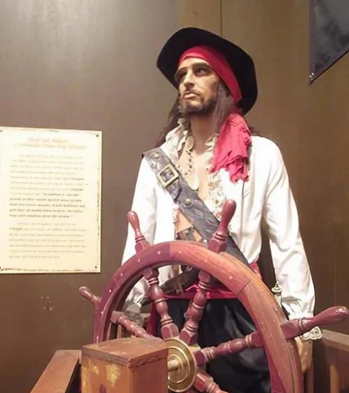 爱德华·蒂奇被谁杀死的