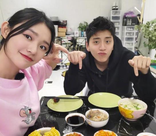 颜人中林允是恋爱关系吗