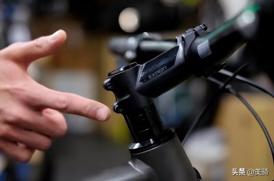 儿童自行车车把怎么调高 图解快速调整自行车车把高度