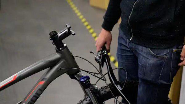 儿童自行车车把怎么调高