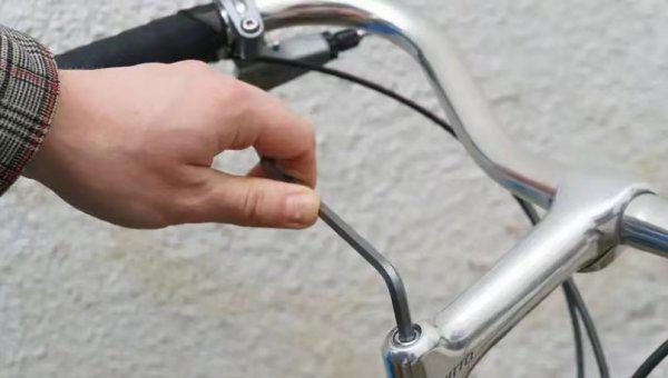 儿童自行车车把怎么调高