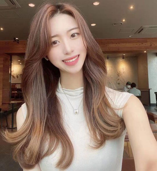 什么颜色的头发显白自然