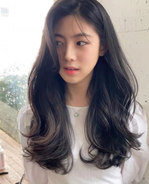 什么颜色的头发显白自然