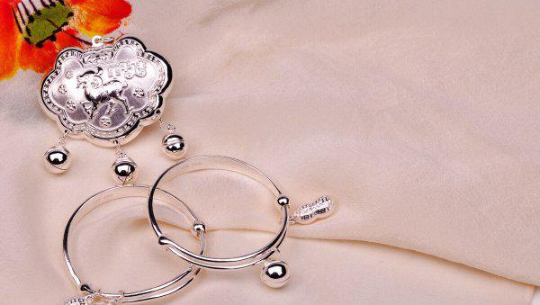 真银和假银怎么分辨