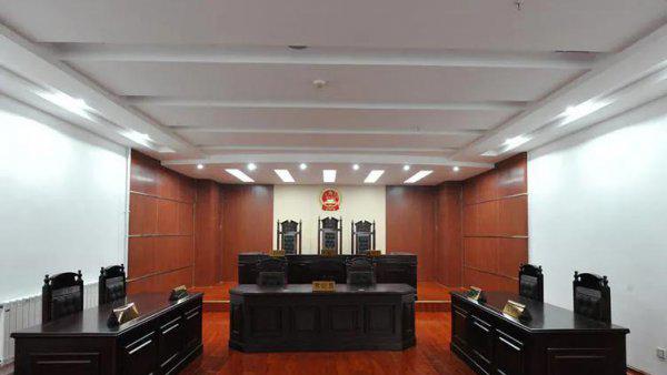 法院的法官是干什么的职位