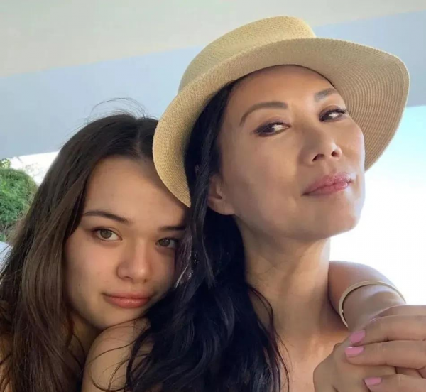 邓文迪的传奇人生