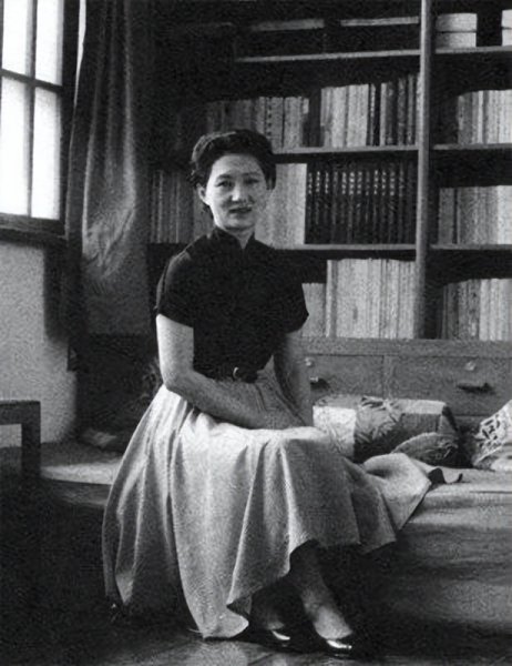 最美名媛严仁美现状如何